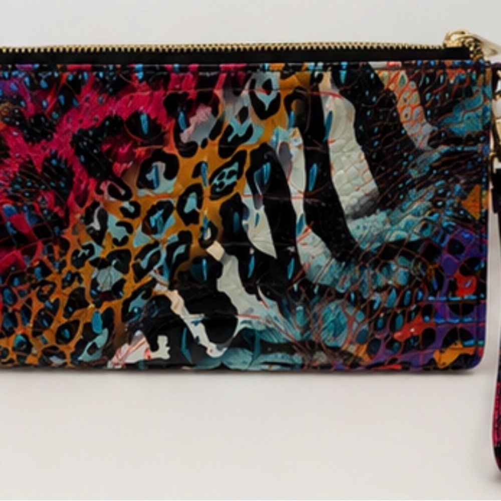 ✨ Beautiful Brahmin Melbourne Collection wristlet! multicolor embossed leather! - Picture 3 of 7